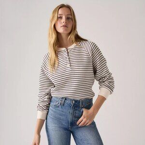 Size: M NWT Levi's Lassen Henley Sweatshirt   New with tags, brand new.   Color: